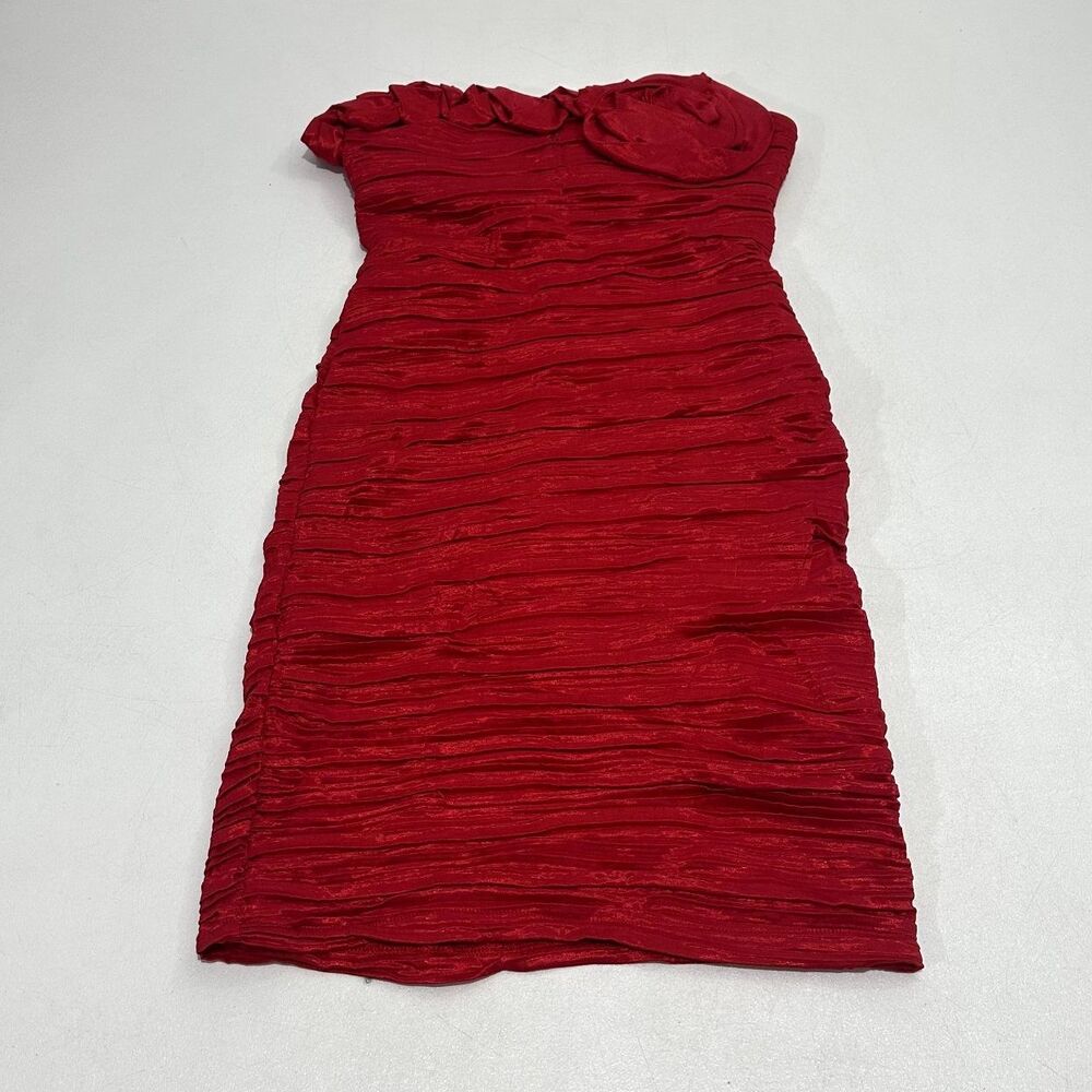 Forever21 Women's Strapless Dress Red Ruched Texture Rosette‎ Detail, Size M/M